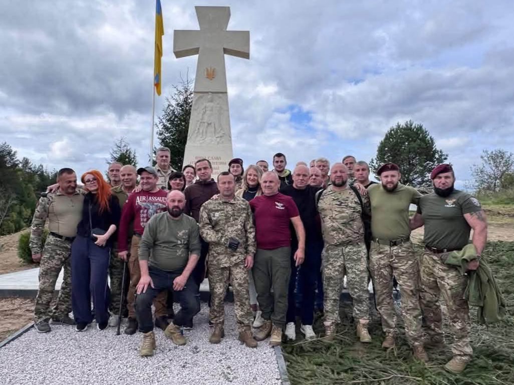 У ТУРЦІ ВСТАНОВЛЕНО МЕМОРІАЛЬНИЙ ХРЕСТ ПАМ'ЯТІ ПОЛЕГЛИХ ГЕРОЇВ
